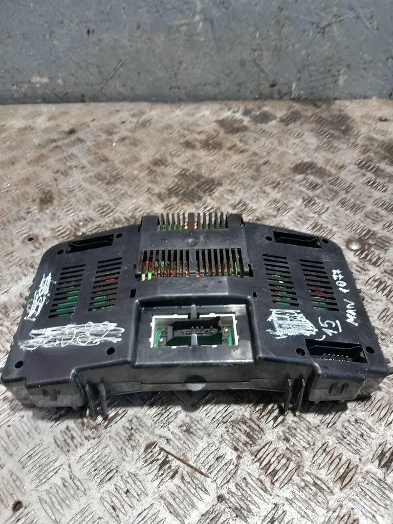 MAN TGA 81272026158 Kabiny a interiér
