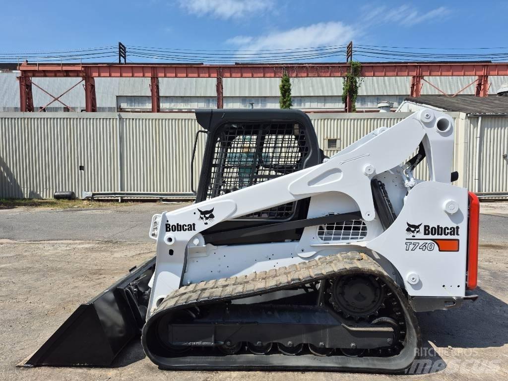 Bobcat T 740 Smykem řízené nakladače