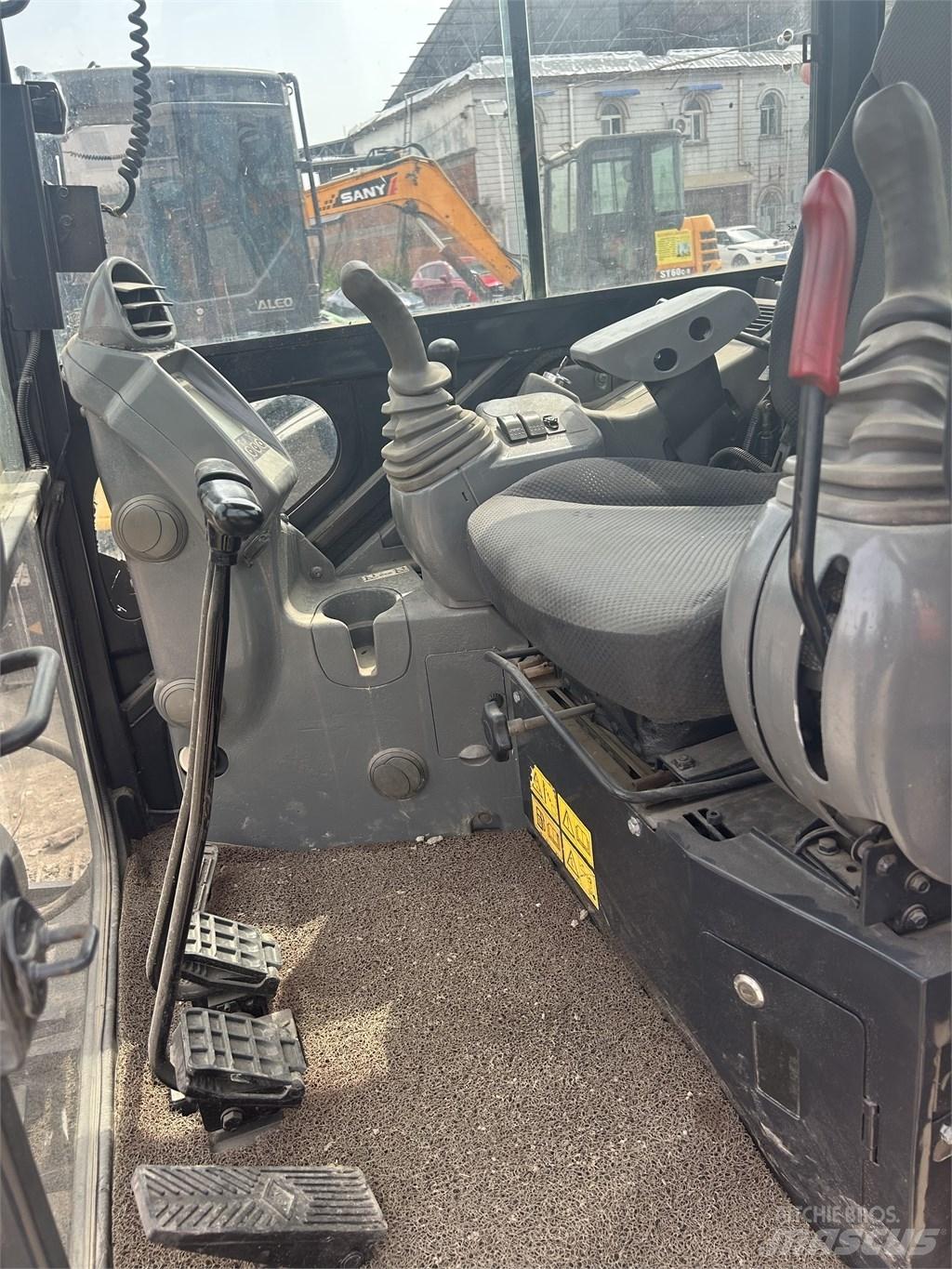 Hitachi ZX55 Mini rýpadla < 7t