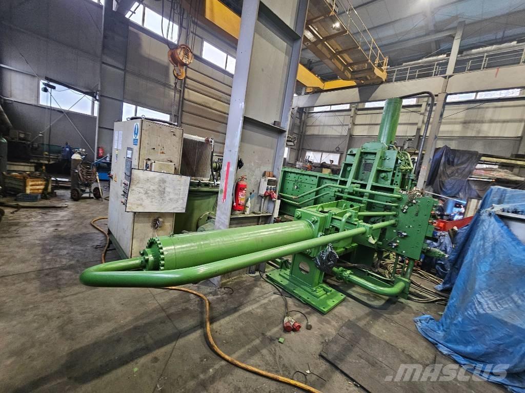  Henschel 30 x 30 Průmyslové lisy