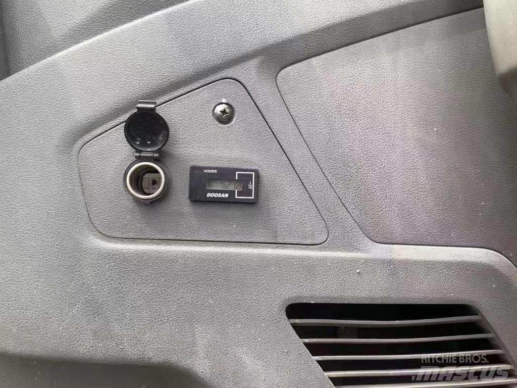 Doosan DX60W Kolová rýpadla