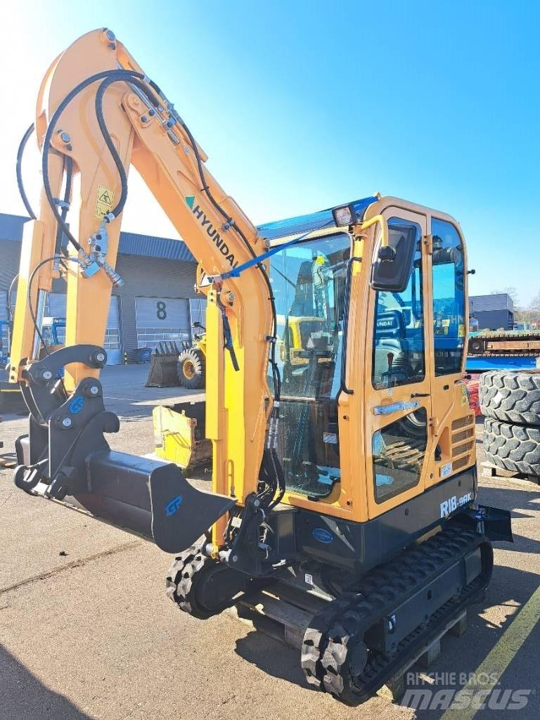 Hyundai R18-9AK Mini rýpadla < 7t