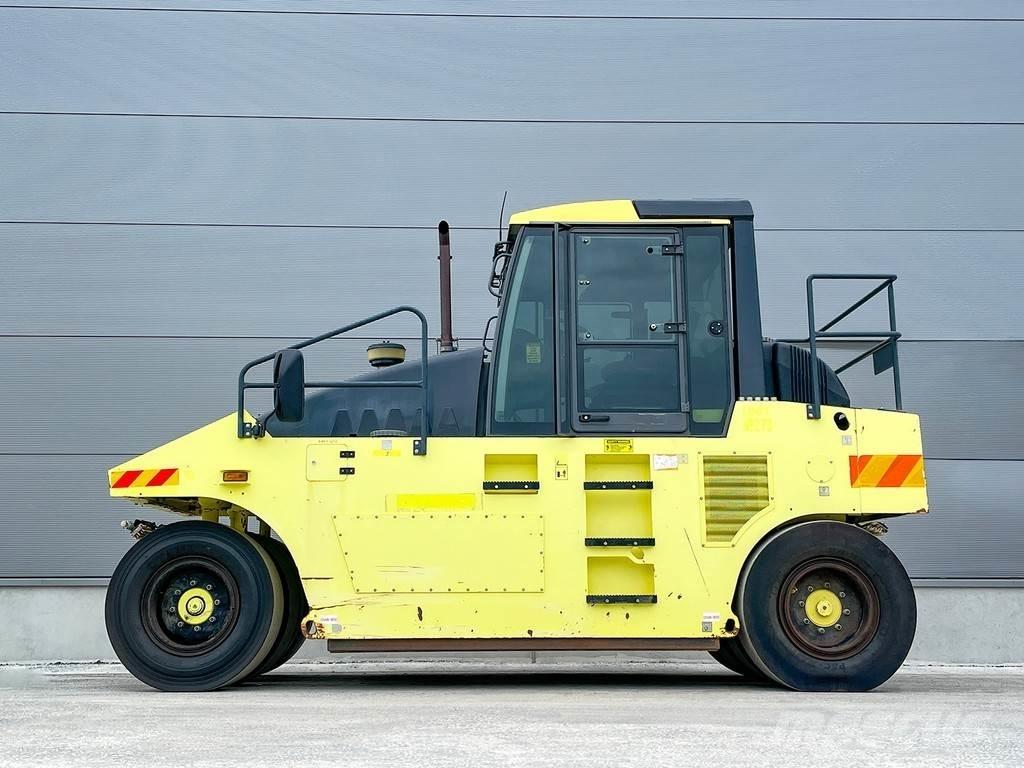 Ammann AP 240 Pneumatikové válce