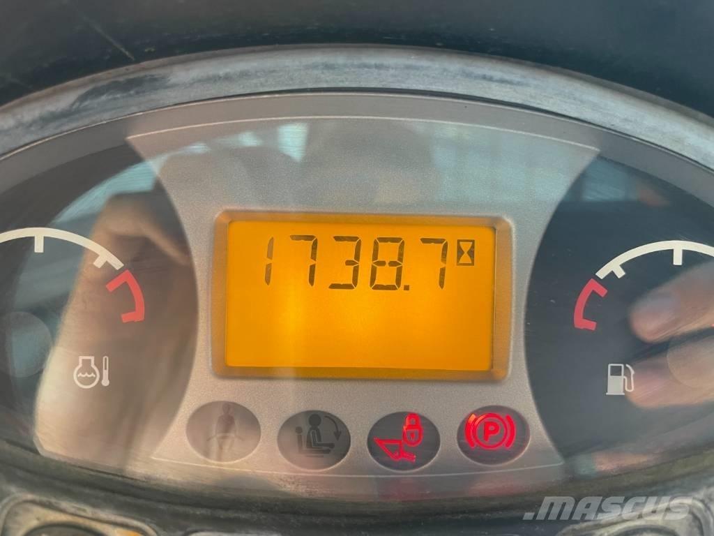 Bobcat T 590 Smykem řízené nakladače
