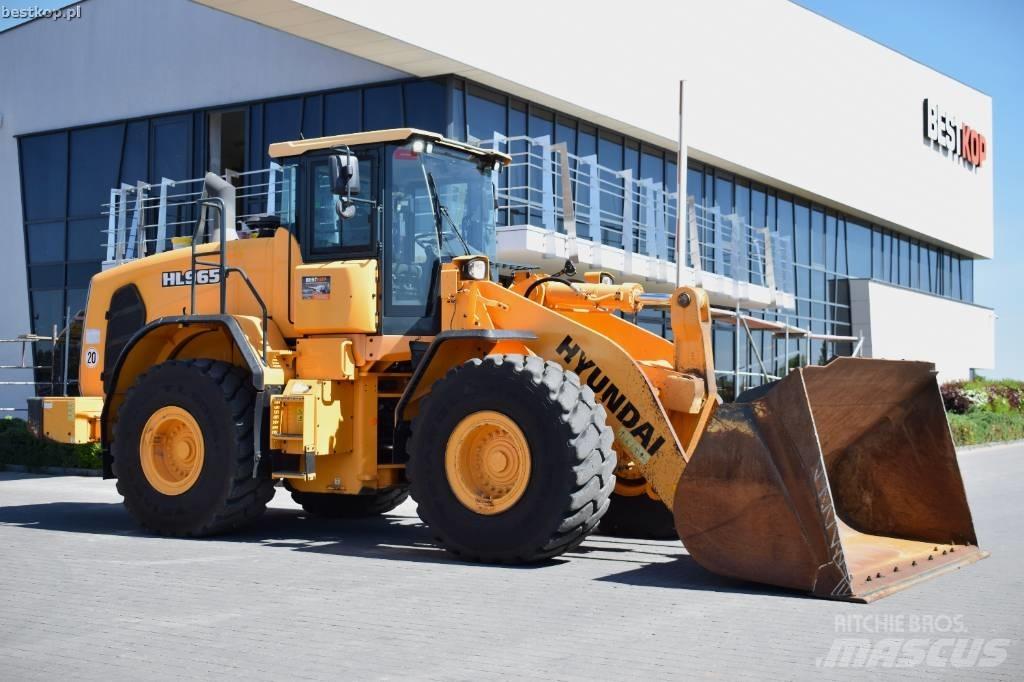 Hyundai HL 965 Kolové nakladače