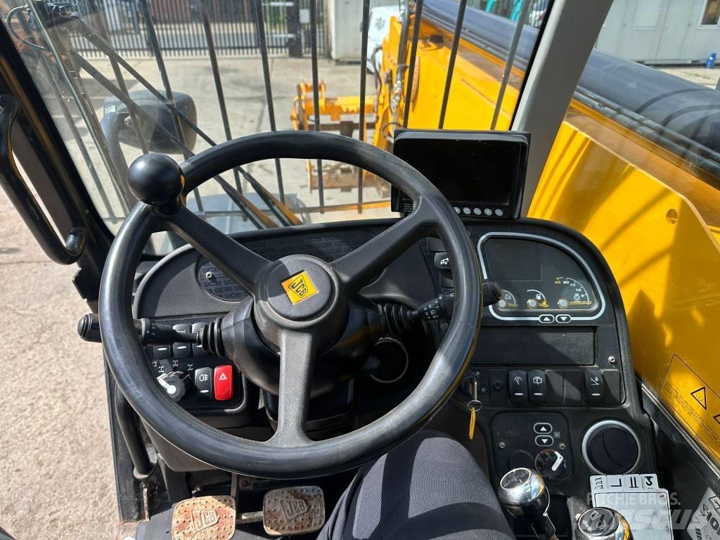 JCB 540-140 Teleskopické manipulátory
