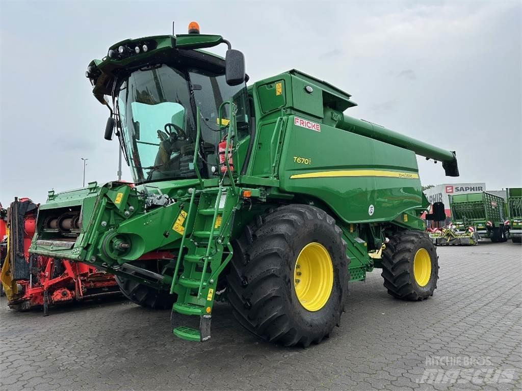 John Deere T 670 i Sklízecí mlátičky