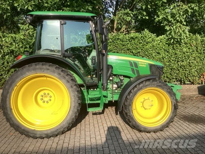 John Deere 5090M Traktory