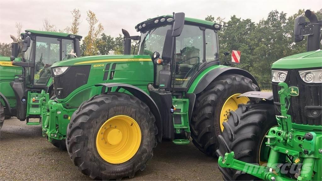 John Deere 6230R Traktory