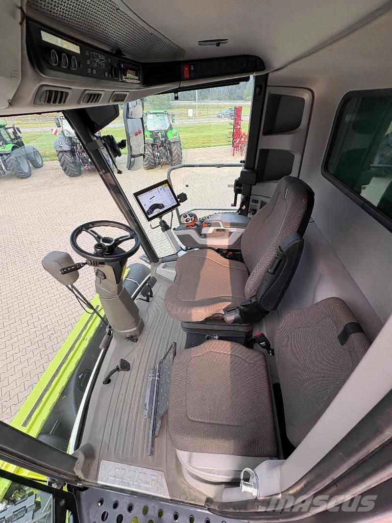 CLAAS TRION 750 Sklízecí mlátičky