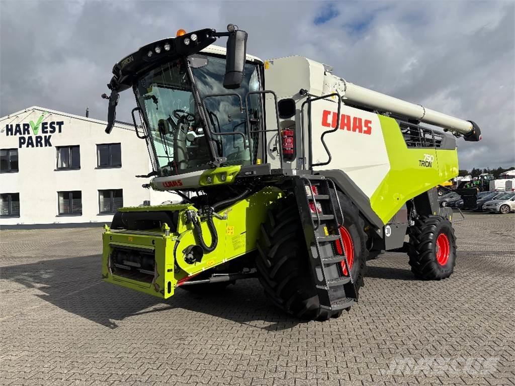 CLAAS TRION 750 Sklízecí mlátičky