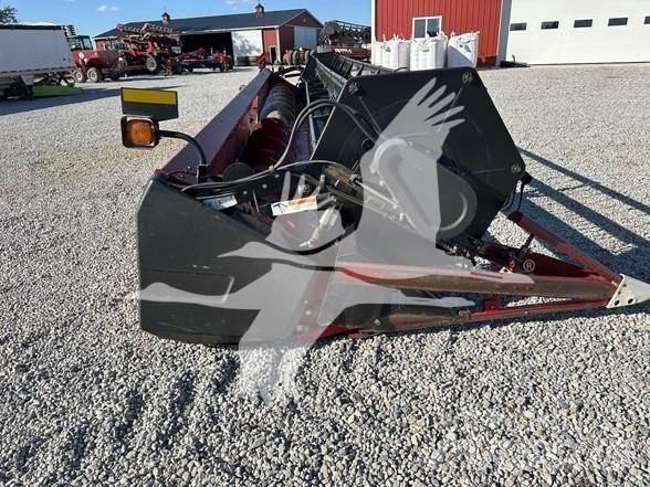 Case IH 1020 Kombajnové hlavice