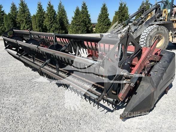 Case IH 1020 Kombajnové hlavice