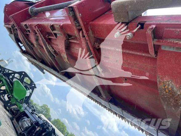 Case IH 1020 Kombajnové hlavice
