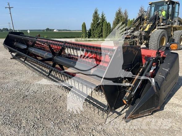 Case IH 1020 Kombajnové hlavice