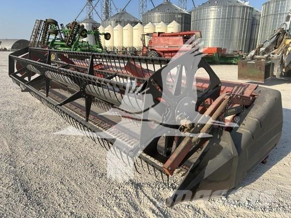 Case IH 1020 Kombajnové hlavice
