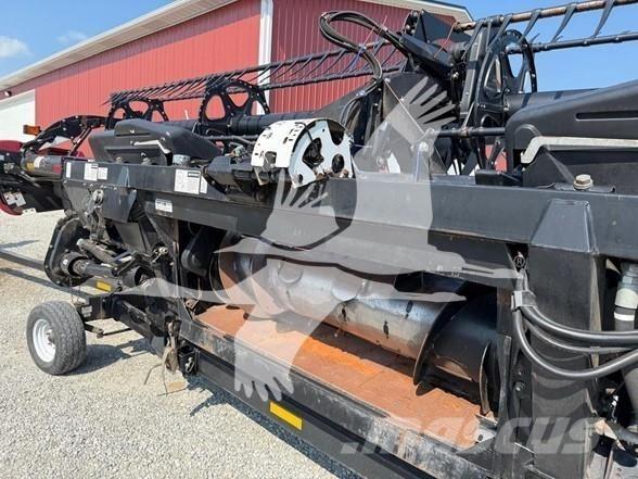 Case IH 2162 Kombajnové hlavice