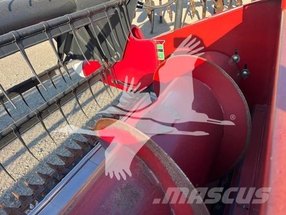Case IH 3020 Kombajnové hlavice
