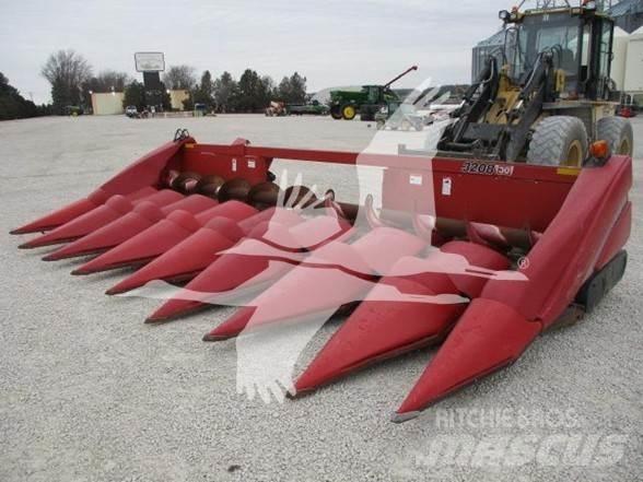 Case IH 3208 Kombajnové hlavice