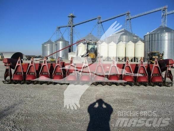 Case IH 3412 Kombajnové hlavice