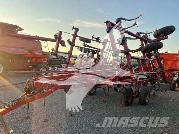 Case IH 4300 Kultivátory