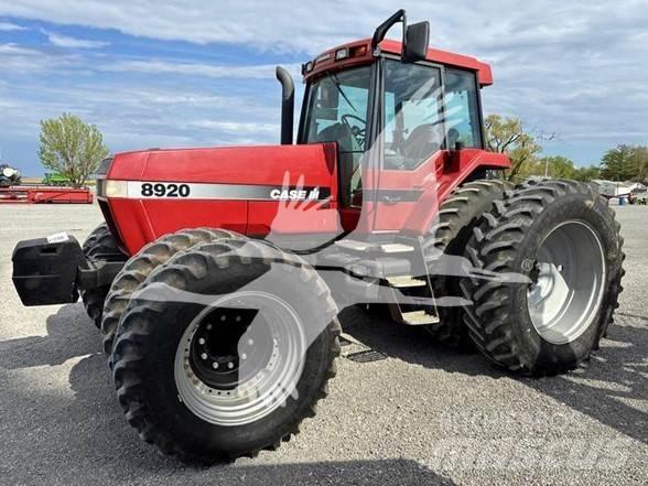 Case IH 8920 Traktory