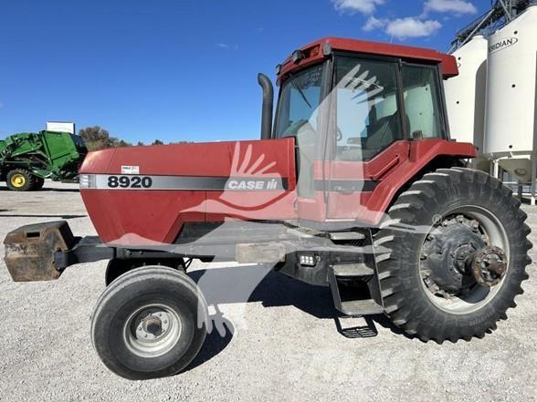 Case IH 8920 Traktory