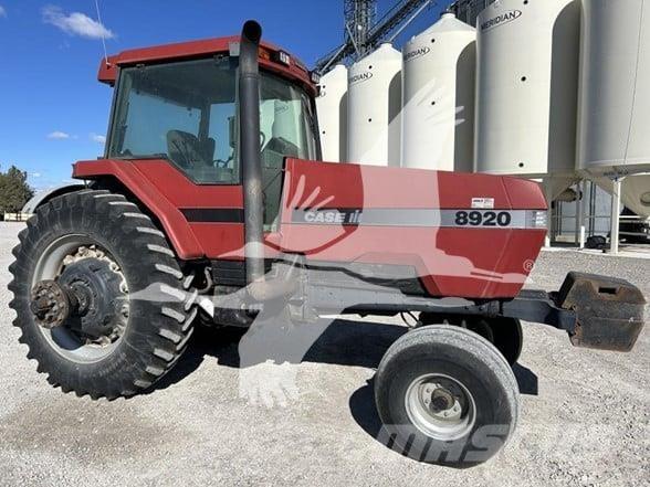 Case IH 8920 Traktory