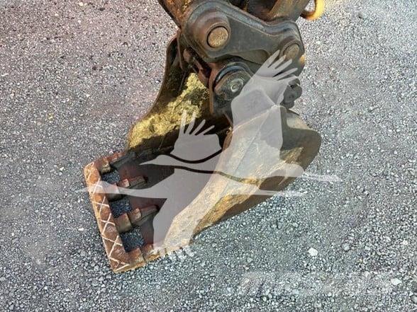 CAT 303.5E2 CR Mini rýpadla < 7t