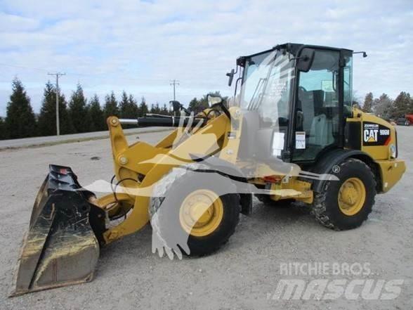CAT 906M Kolové nakladače