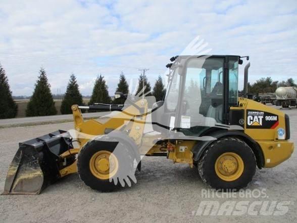 CAT 906M Kolové nakladače