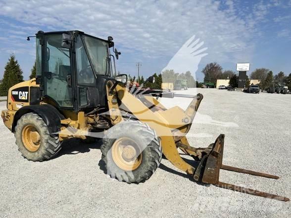 CAT 908M Kolové nakladače