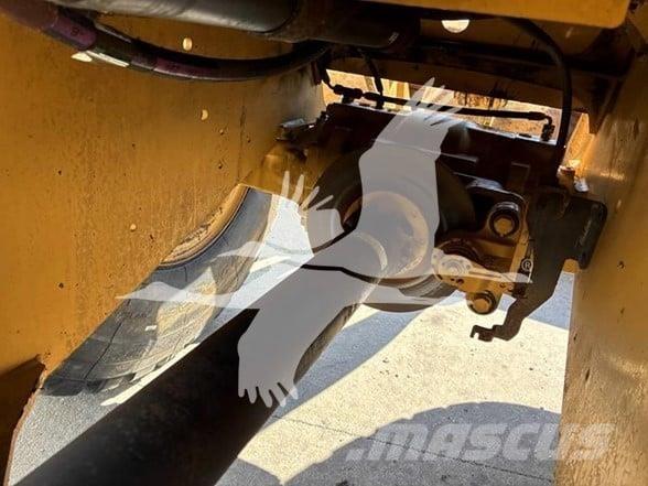 CAT 920 Kolové nakladače