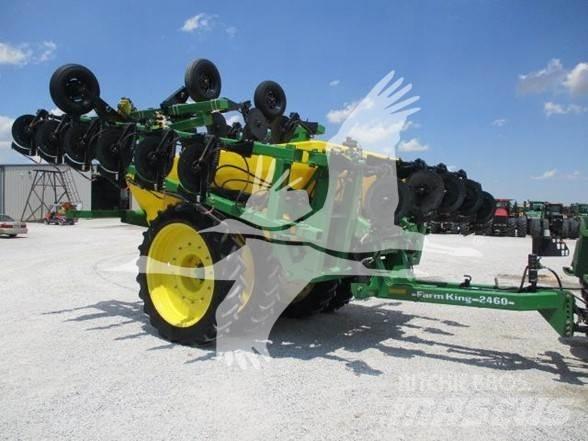 Farm King 2460 Rozmetadlo minerálních hnojiv