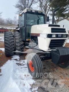 J I Case 2394 Traktory