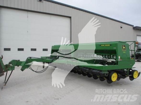 John Deere 750 Mechanické secí stroje