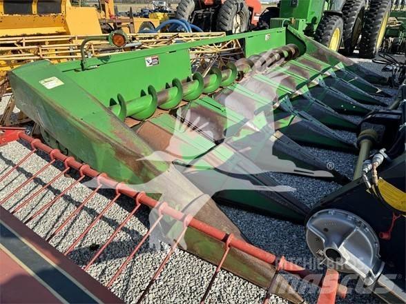 John Deere 843 Kombajnové hlavice