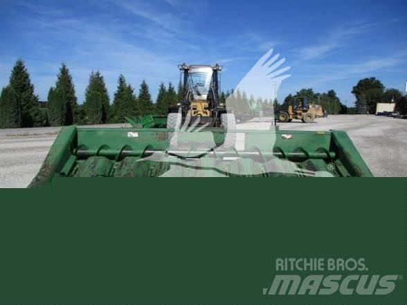 John Deere 843 Kombajnové hlavice