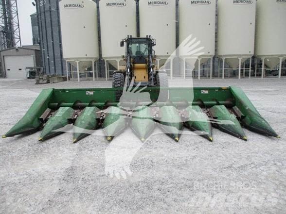 John Deere 843 Kombajnové hlavice