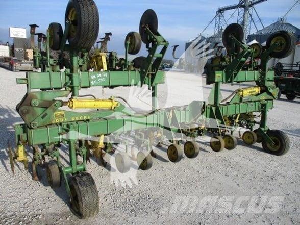 John Deere 85 Řádkové kultivátory