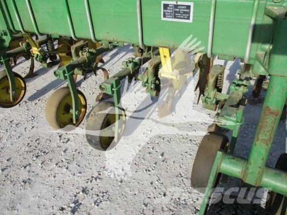 John Deere 85 Řádkové kultivátory