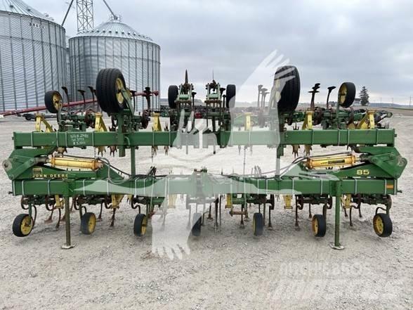 John Deere 85 Řádkové kultivátory