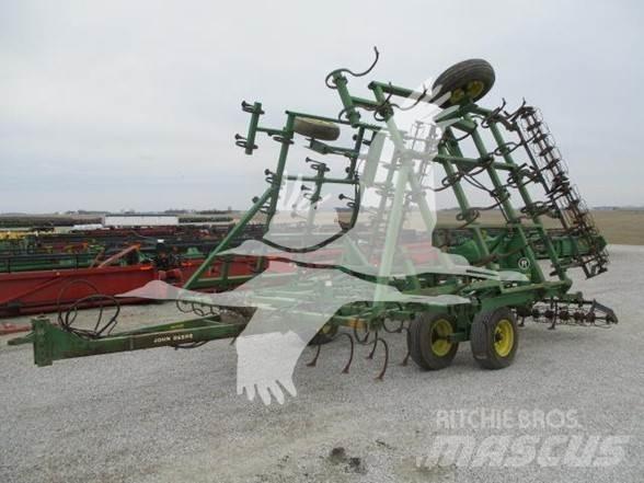 John Deere 960 Kultivátory