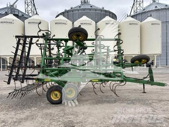 John Deere 980 Kultivátory