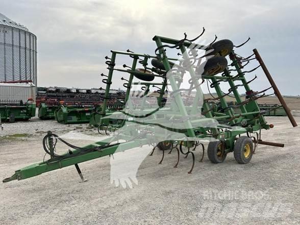 John Deere 980 Kultivátory