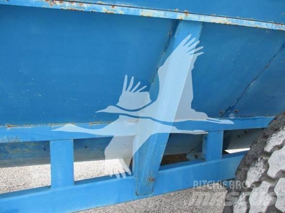 Kinze 840 Obilné návěsy