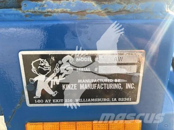 Kinze 840 Obilné návěsy