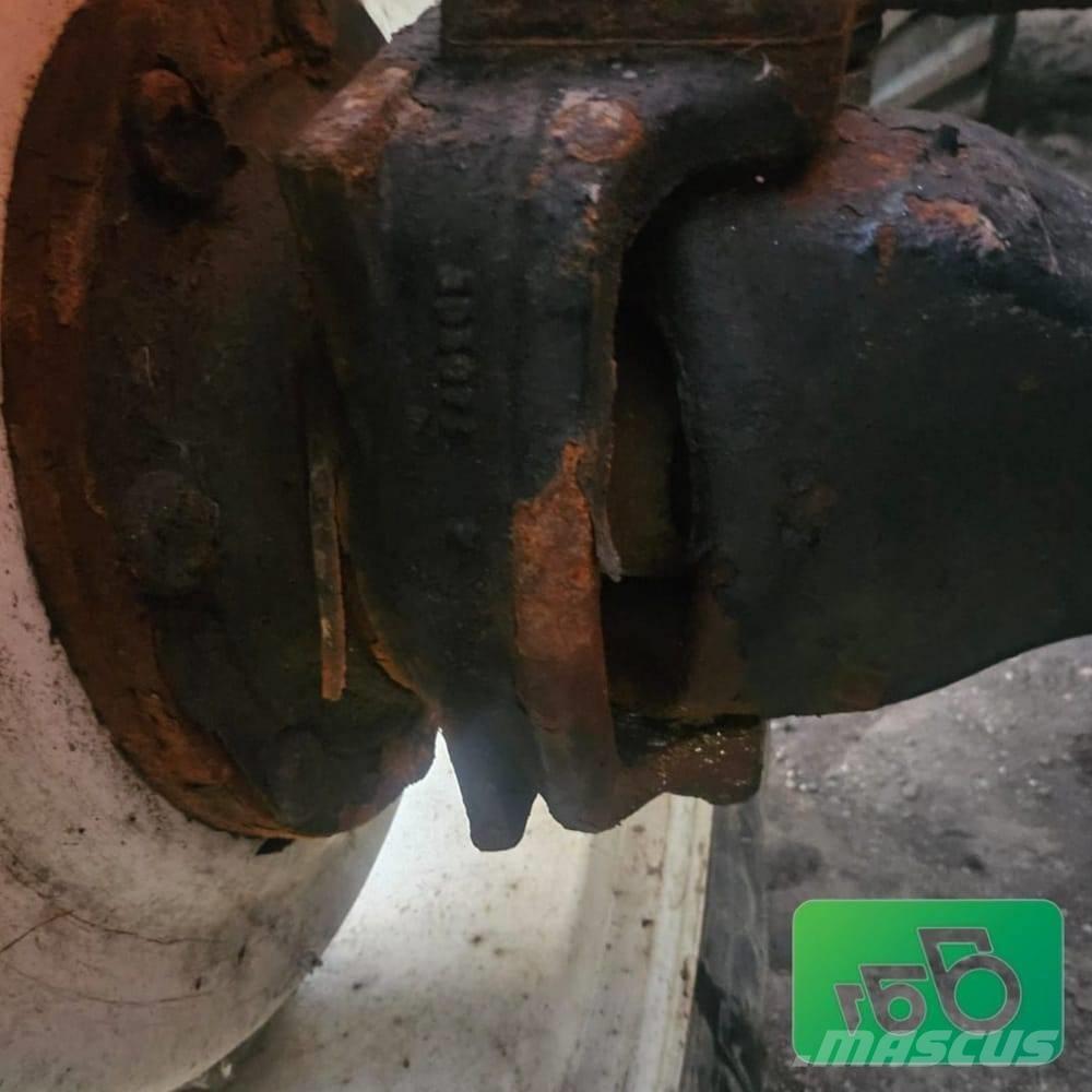 Valmet 8350. Parts Traktory