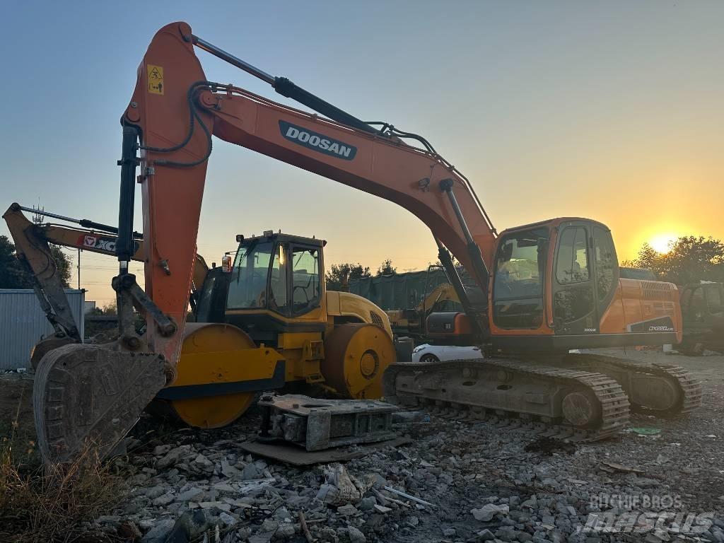 Doosan DX220LC-9 Pásová rýpadla