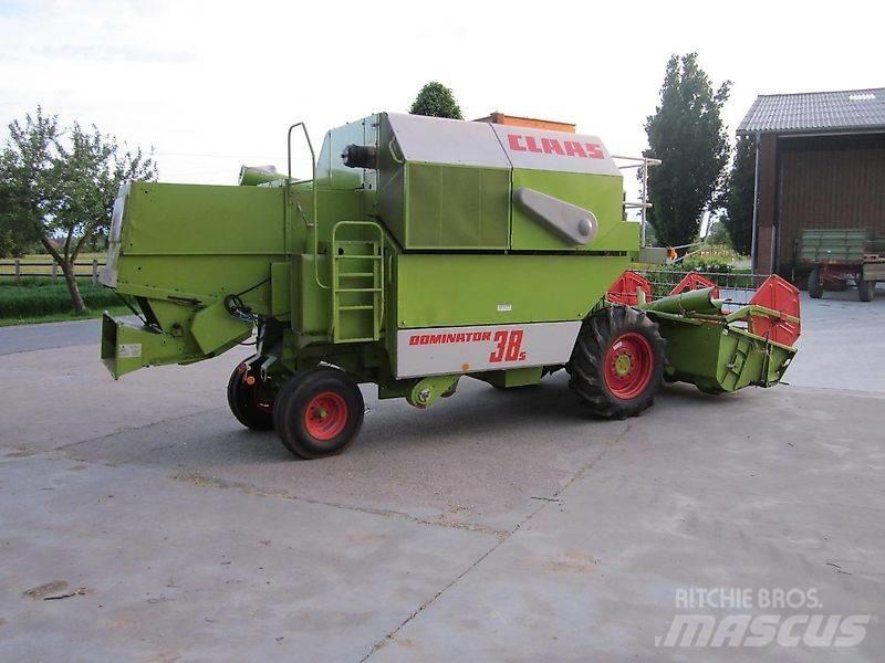 CLAAS Dominator 38 Sklízecí mlátičky